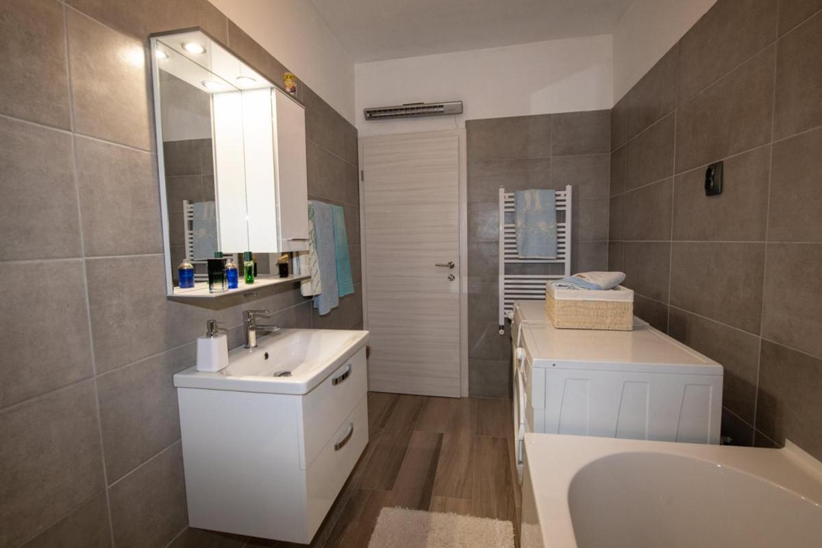Apartman Elvis Ловран Екстер'єр фото
