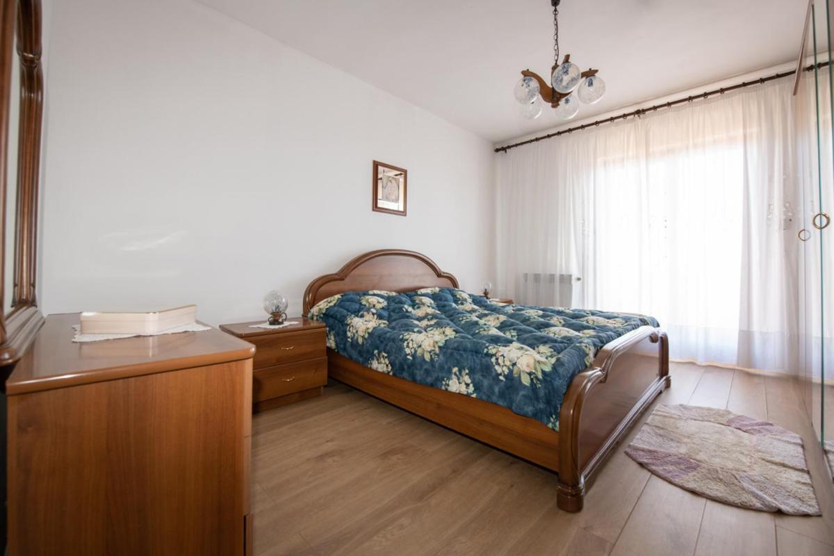 Apartman Elvis Ловран Екстер'єр фото