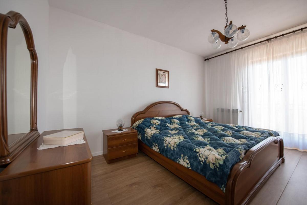 Apartman Elvis Ловран Екстер'єр фото