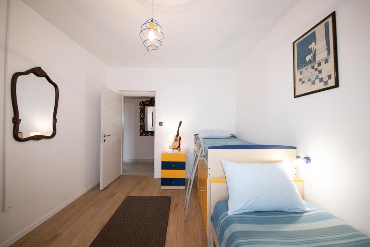 Apartman Elvis Ловран Екстер'єр фото