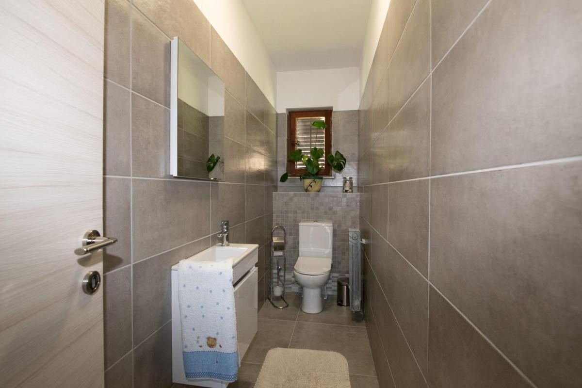 Apartman Elvis Ловран Екстер'єр фото