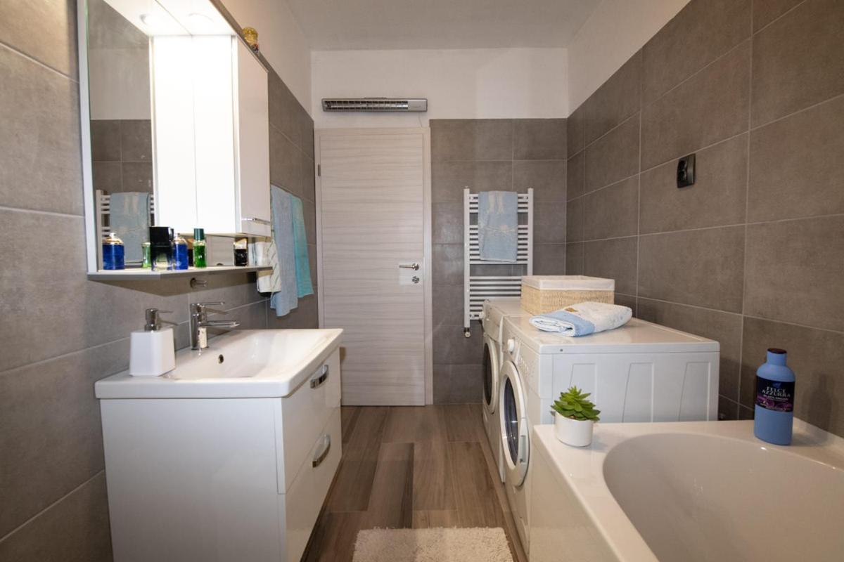 Apartman Elvis Ловран Екстер'єр фото