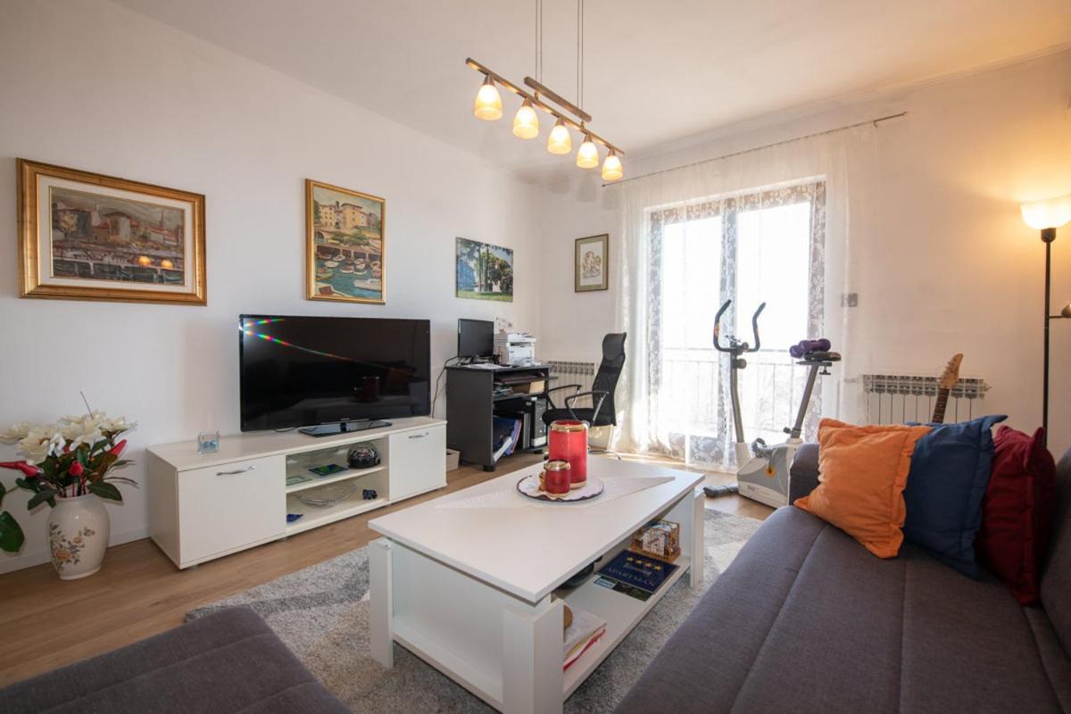 Apartman Elvis Ловран Екстер'єр фото